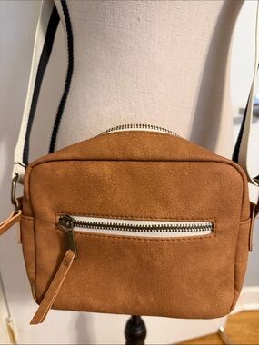 Natural Reflections Brown Purse with Black and Cream Camera/Guitar Style Strap